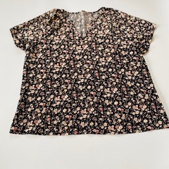 ★レディース服★半袖★花柄★黒★ の画像