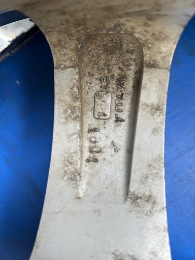 ブリジストンスタッドレスタイヤアルミ付き　215/60/R17