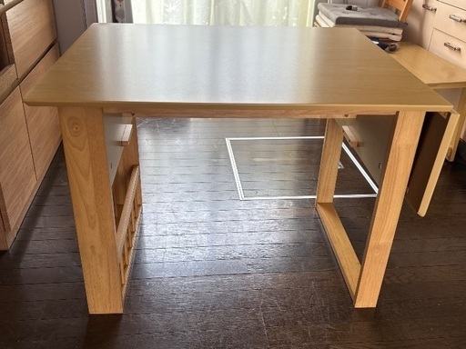 ニトリ　伸縮ダイニングテーブル