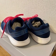 【23cm】adidas ランニングシューズ ネイビー×ピンクの画像