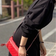 👜本革レッドポシェット（チェーンショルダー）の画像