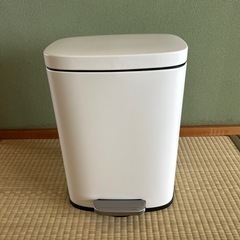 ニトリ　ゴミ箱　5リットル