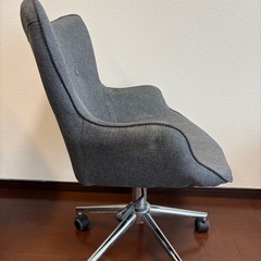 【価格相談可能】回転式・昇降可能デスクチェアの画像