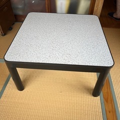 テーブル