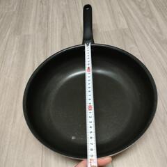 THERMOS　炒め鍋　28cm