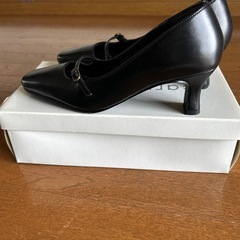 黒革靴の画像
