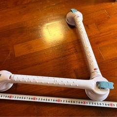値下げしました❗️
手すり 　吸盤式3点セット の画像