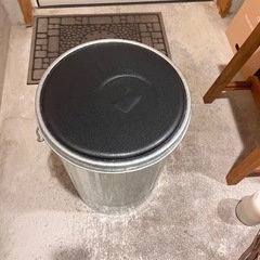 収納付きスツール