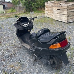⭐︎受け渡し予定者様決まりました☆
ヤマハ　マジェスティ250 4HC型　エンジン実動ですが書類が無いため部品取り車両ですの画像