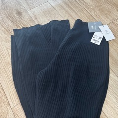UNIQLO リブフロントスリットパンツブラックパンツ