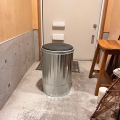 収納付きスツールの画像