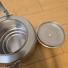 中古品 保冷ペットボトルホルダー 新品 ツルマル シルバーケトル 2点セットの画像