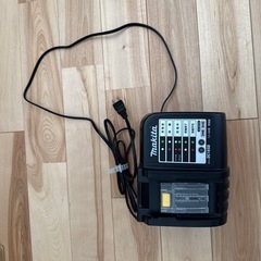 マキタ 充電器