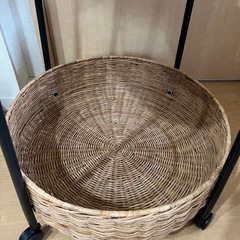 IKEA ルッバン ワゴンテーブルの画像