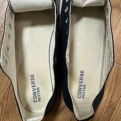 CONVERSEの黒色のスニーカー。紐なしです。の画像