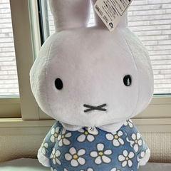 ぬいぐるみ④ミッフィー特大サイズ