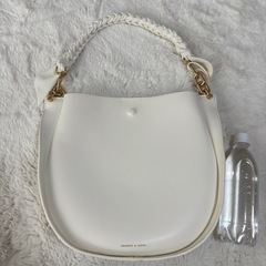 美品　チャールズアンドキースショルダーバッグ