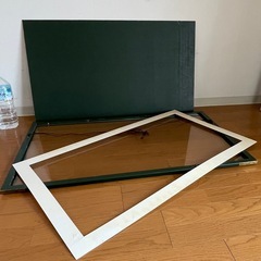 【お引き渡し予定者決定済】ガラス　額縁　緑　外寸:115×60.4××2cmの画像