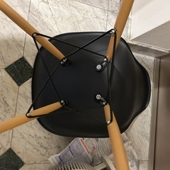 イームズチェア リプロダクト 全部で4脚あり。の画像