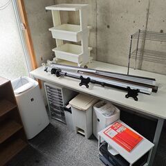【大量】オフィス家具、プリンタ、空気清浄機、加湿器、キャビネット、vesaモニタアーム等、とにかく大量※デスク幅160cm