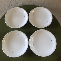 水玉模様　皿　小皿　中皿　テーブル用品　キッチン用品　新品
