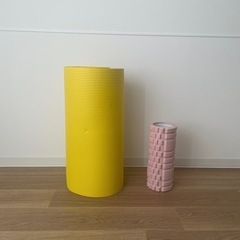 ヨガマットと筋膜ローラー