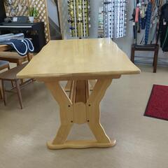 ダイニングテーブル (カントリー調) ゆったり使える！引き出し収納付き 木製  天板キズ多 【こちらは店舗です。浜村鹿野温泉ICから3分 買取本舗 宮本リサイクル 営業時間9～19時 定休日水曜のみ←連絡できませんm(_ _)m】の画像