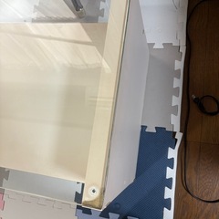 ガラステーブルの画像