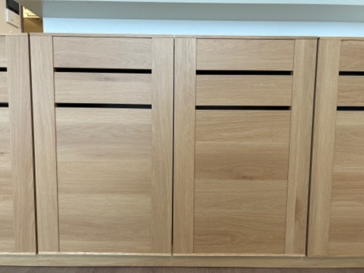 どんなお部屋にも馴染みやすいキャビネット