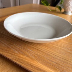 白いお皿の画像