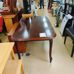 ダイニングテーブル アンティーク調 マル二 天板に線キズあります。【こちらは店舗です。浜村鹿野温泉ICから3分 買取本舗 宮本リサイクル 営業時間9～19時 定休日水曜のみ←連絡できませんm(_ _)m】の画像
