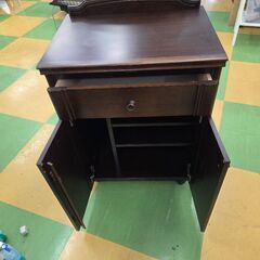 H271　レトロな家具の画像