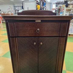 H271　レトロな家具