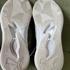 プーマ　バスケットボールシューズ　プレイズコート　27.5cnの画像