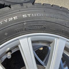 スタッドレスタイヤ ホイール 15インチ 4本セット 5穴 114.3 +45 195/65R15 ノア VOXYの画像