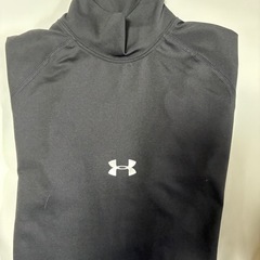 【引き渡し予定】UNDER ARMOURハイネック長袖SMサイズの画像