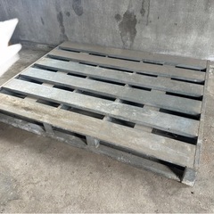 スチールパレット 鉄製パレット 鉄パレット 耐荷重 1000kg 1t 約W1400xD1100xH150mm 最大荷重 フォークリフト ハンドリフト 二方差し パレット 軽量 片面使用　輸送 物流 倉庫 重量物 頑丈強度 耐久性　の画像