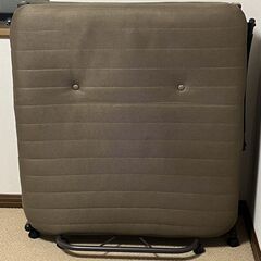 折りたたみ式ソファーベッド　シングルサイズ