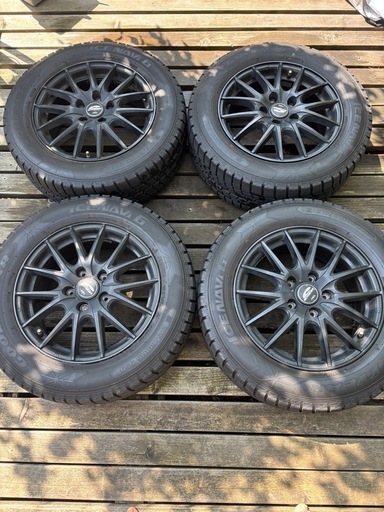 ヴェゼル　スタッドレスタイヤ　16インチ