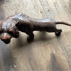 虎の置物　金属製　レトロの画像