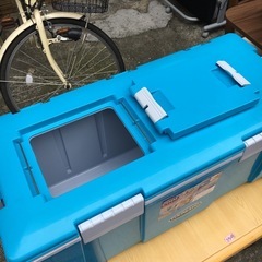 クーラーボックス／容量72Lの画像