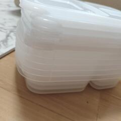 お弁当タッパーの画像