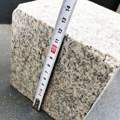 【引取り決定】御影石 白御影 約15cmx15cmx15cm・2個  約12cmx12cmx12cm・2個　計4個セット 天然石の画像