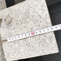 【引取り決定】御影石 白御影 約15cmx15cmx15cm・2個  約12cmx12cmx12cm・2個　計4個セット 天然石の画像