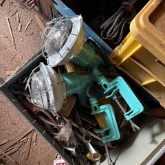 投光器