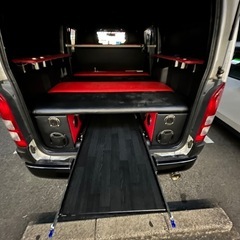 ハイエースベッドキット下部分仕切りの画像