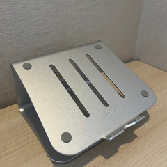 【定価7000円】ノートパソコンスタンドの画像