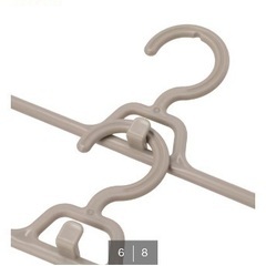 【新品】150円（元値599円）ニトリ 連結できるスカートズボンハンガー5本組①の画像