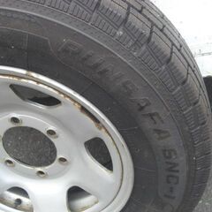 ハイエース　100系4WD　　200系にも？　195/80R15　スタッドレス　バリ山　4本セットの画像
