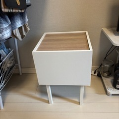 サイドテーブルの画像